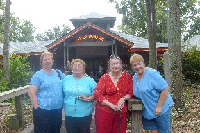 betsysavannah1 Susan, Nita, Reida and Betsy at a Savannah restaurant. October 8, 2008.