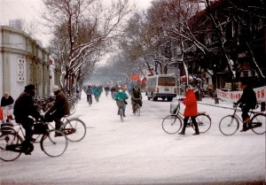 chinasnow A snowy street in Tianjin. December, 1994.