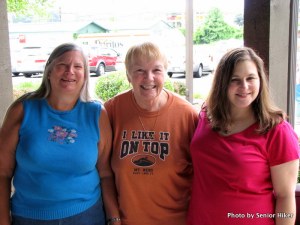 Bloggers090612 Leedra, Betsy and Shelley. Cleveland, Tennessee. June 12, 2009.